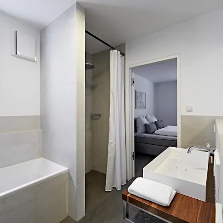 Cosmopolitan Apartment *
