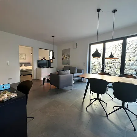 Cosmopolitan Apartment *