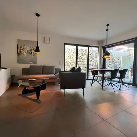 Cosmopolitan Apartment *